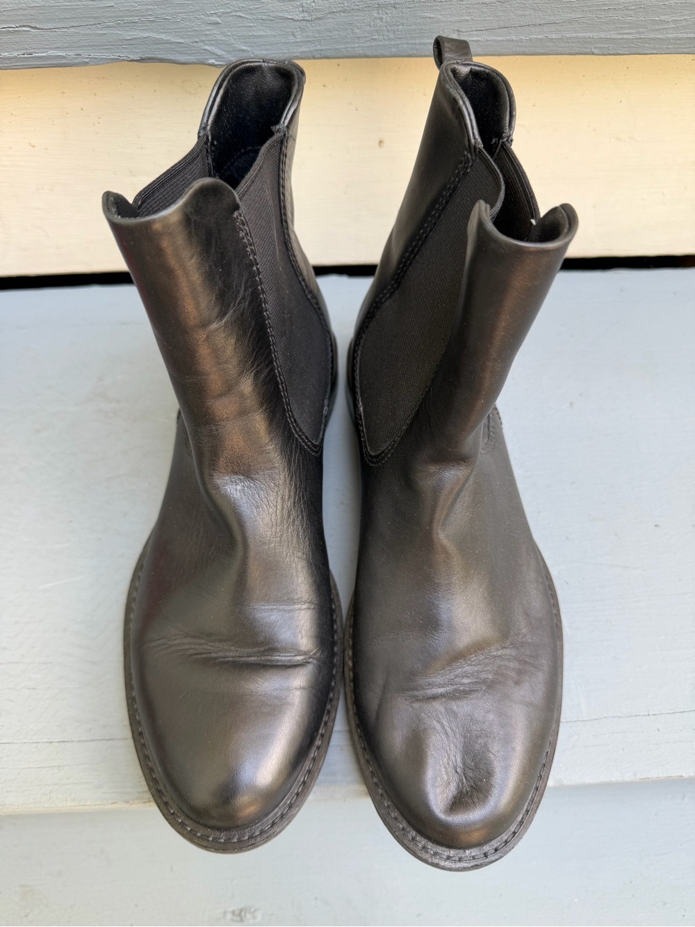 Ecco Black Leather Women's Chelsea Ankle Boots